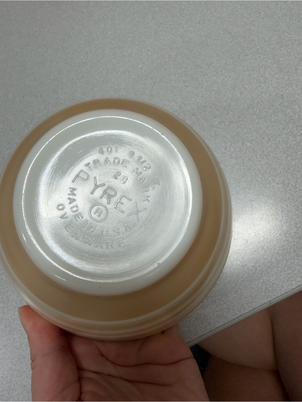 PYREX 401 1 1/2pt Striped Ceramic Bowl in Cream and White - Home Art - Picture 5 of 6